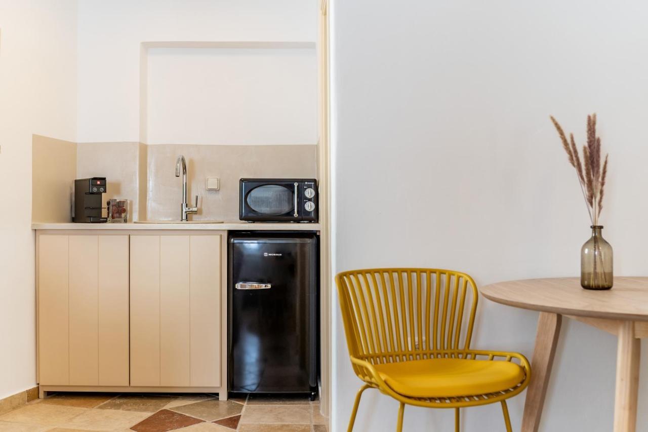 Vacay Suites Фиростефани Экстерьер фото