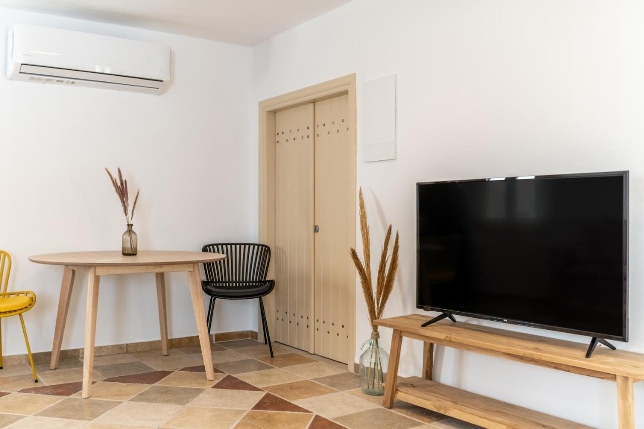 Vacay Suites Фиростефани Экстерьер фото